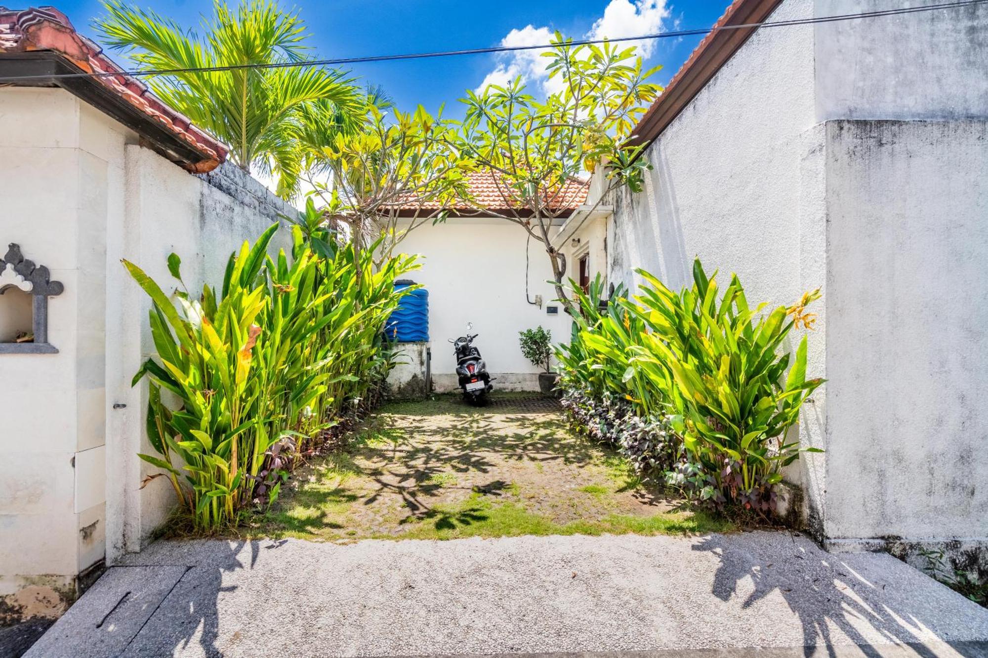 4-Bedroom Pool Villa Near Seminyak Center Εξωτερικό φωτογραφία