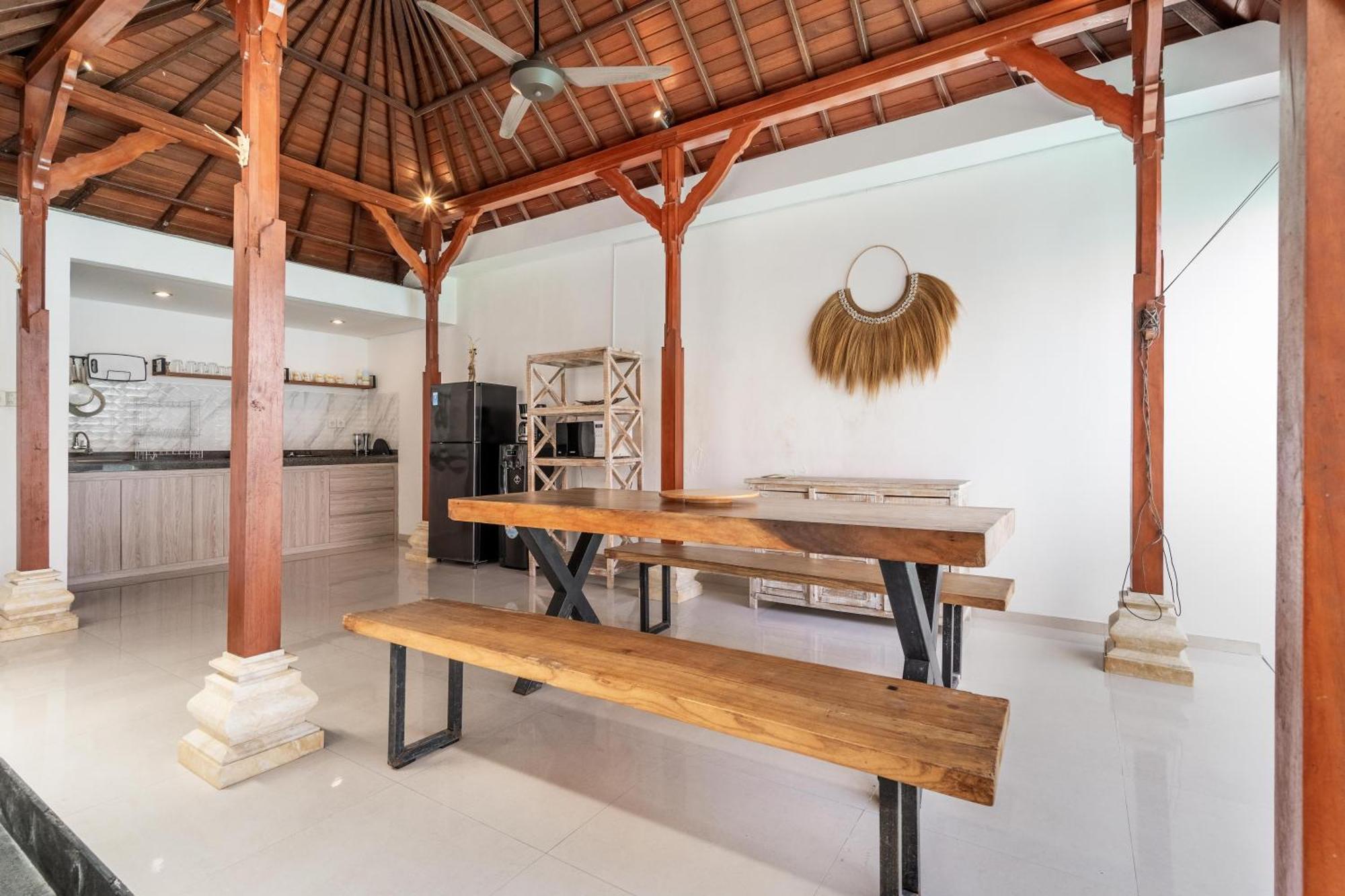4-Bedroom Pool Villa Near Seminyak Center Εξωτερικό φωτογραφία