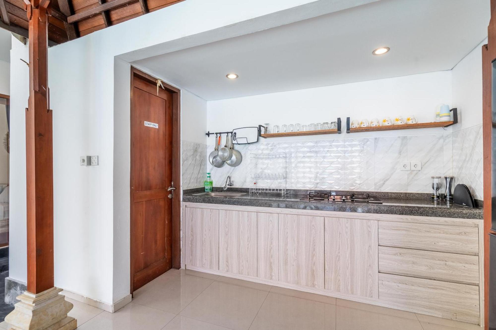 4-Bedroom Pool Villa Near Seminyak Center Εξωτερικό φωτογραφία